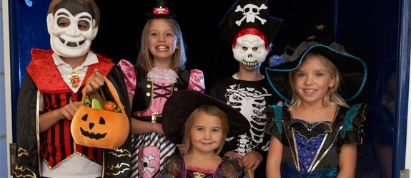 kids-halloween-costumes-trick-treat