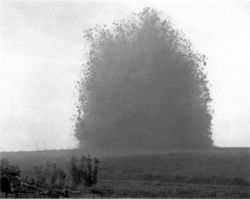 Έκρηξη μιας νάρκης, 7:20 το απόγευμα της 1ης Ιουλίου του 1916.