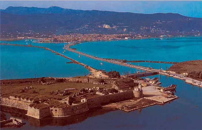 Η πόλη της Λευκάδας και το φρούριο της Αγίας Μαύρας