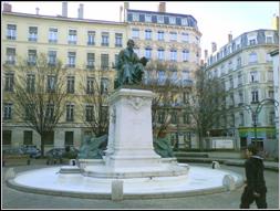 Fichier:Place Ampère (Lyon).jpg