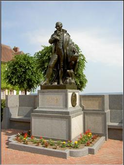 Fichier:Beaumont en Auge - Statue de Pierre Simon Marquis de Laplace.jpg