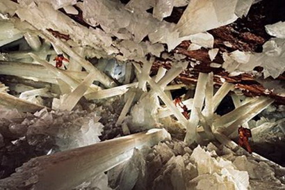 Το σπήλαιο των γιγάντιων κρυστάλλων