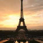 La Tour Eiffel domine Paris