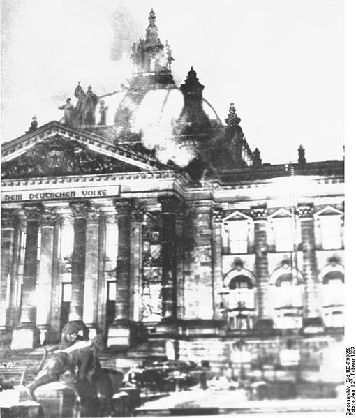 510px-Bundesarchiv Bild 183-R99859 Berlin brennender Reichstag Reichstagsbrand