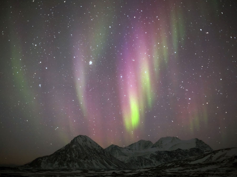 Northern-Lights-Over-Spitzbergen1.jpg