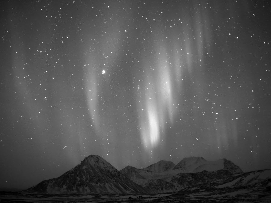 Northern-Lights-Over-Spitzbergen2.jpg