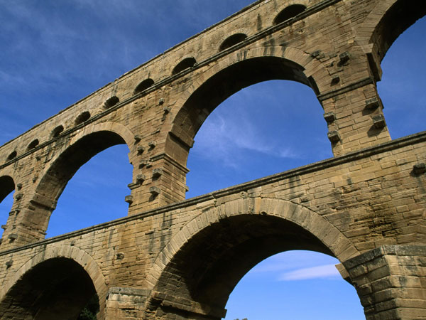 Roman-Aqueduct,-Nimes,-Fran.jpg